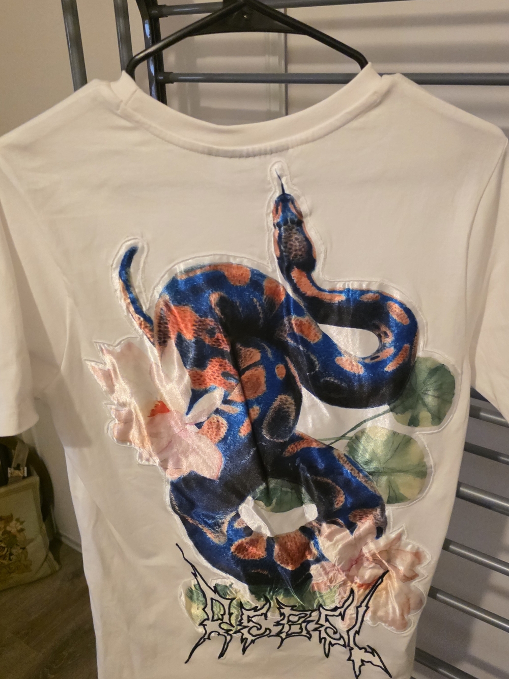 Revel Vengeance Snake Graphic Tee Size Small NWT